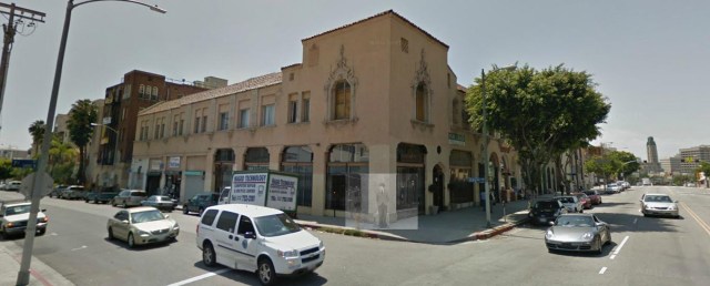 Harry waits for Mary at the SW corner of Carondelet and W 7th (see Part 2 of my post)