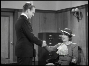 Ann holds her own with James Cagney in 'G' Men.