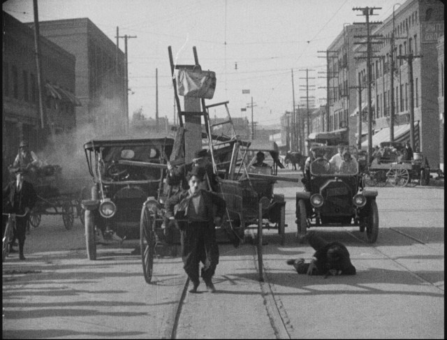 Charlie Chaplin in Work (1915).